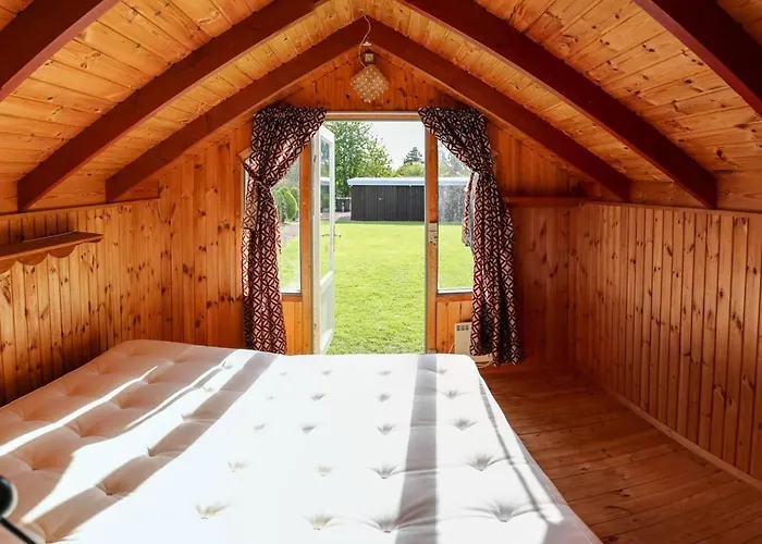 The Comfort Of Merges With Nature Nyaraló